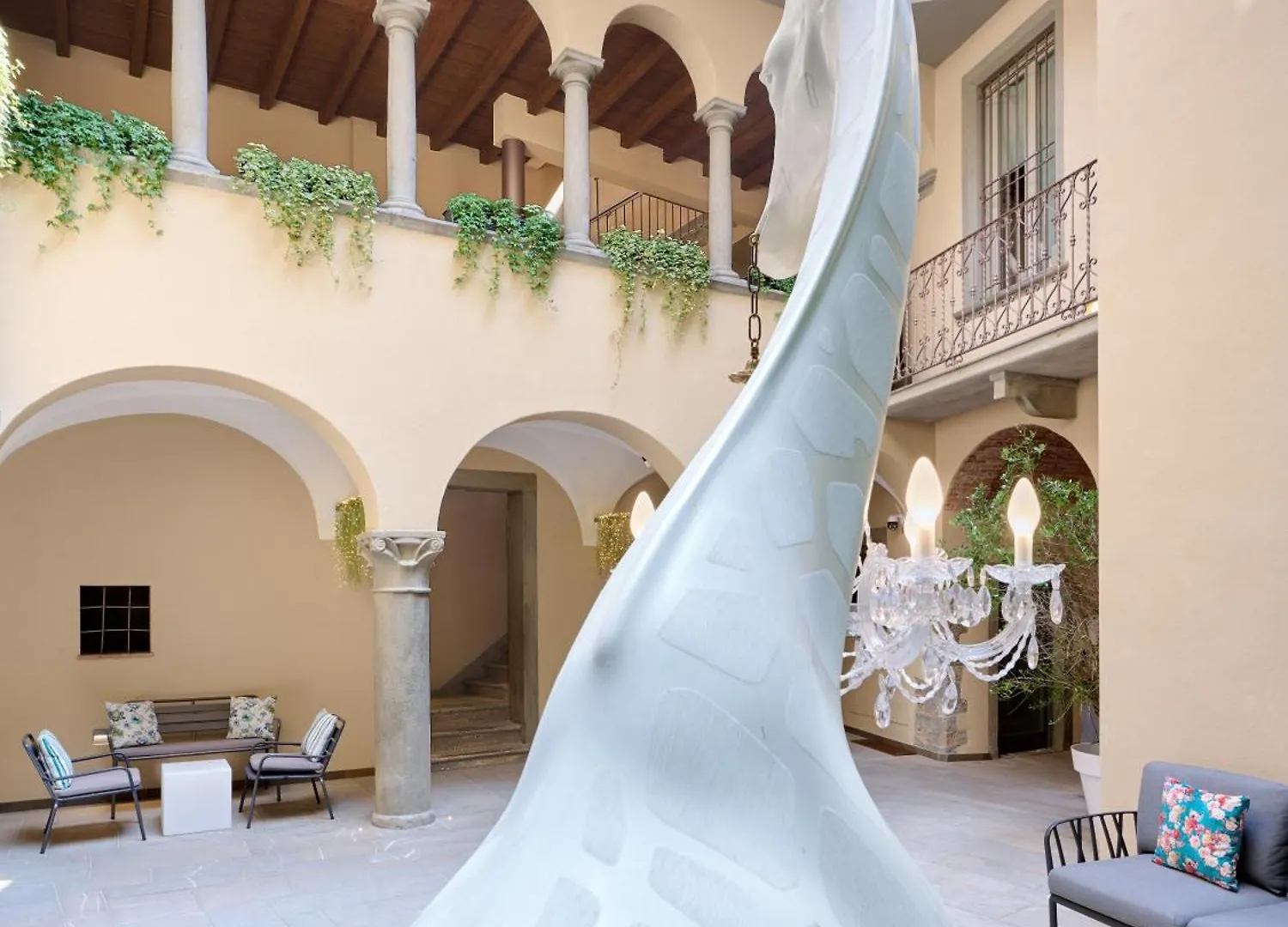 Rego Apartments - Boutique Aparthotel With Some Off-Site Apartments In A Charming Historic District Close To Upper Town Bergamo