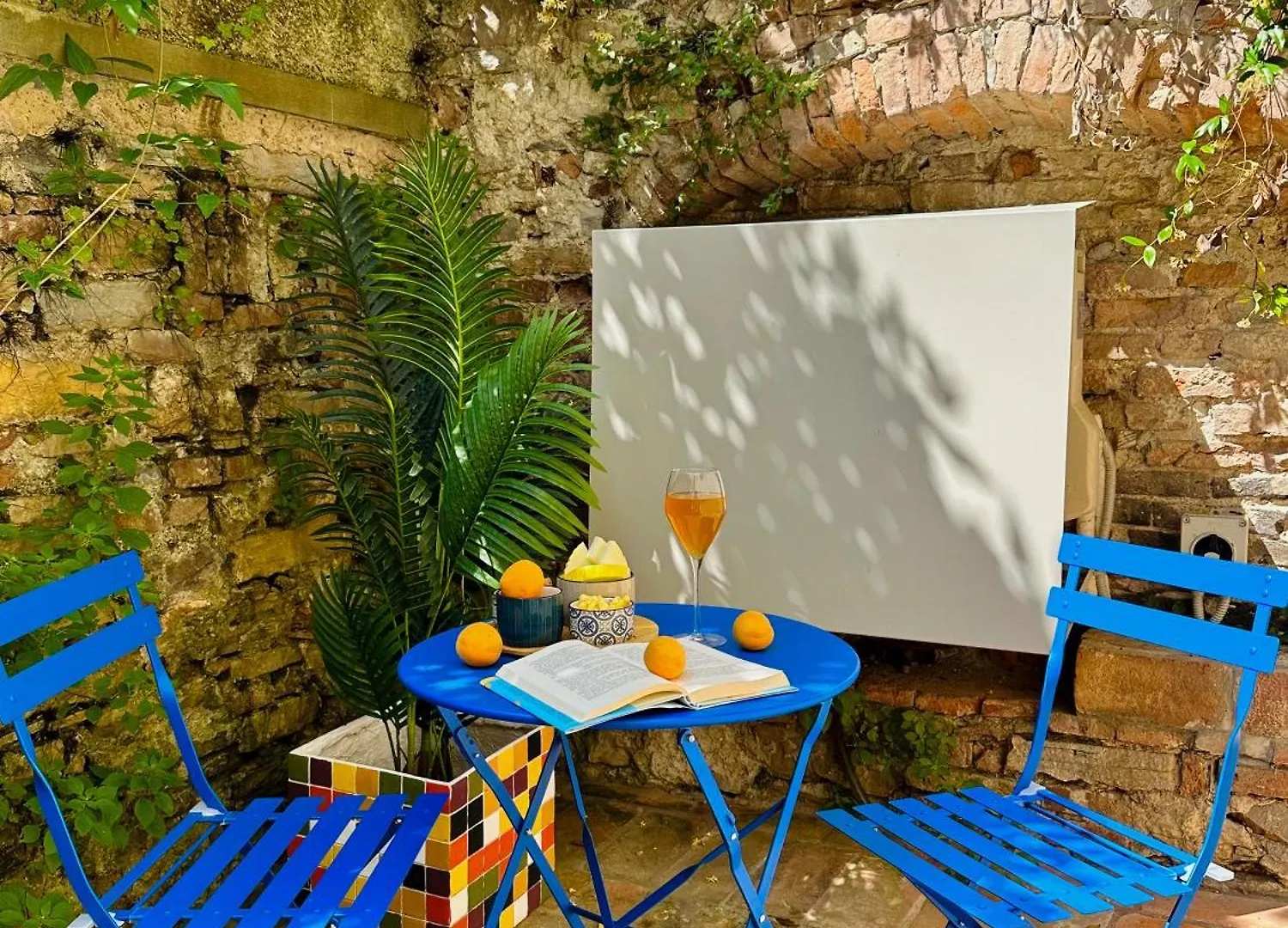 Rego Apartments - Boutique Aparthotel With Some Off-Site Apartments In A Charming Historic District Close To Upper Town Bergamo Italy
