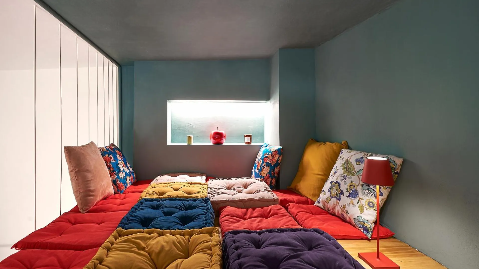 Rego Apartments - Boutique Aparthotel With Some Off-Site Apartments In A Charming Historic District Close To Upper Town Bergamo Italy