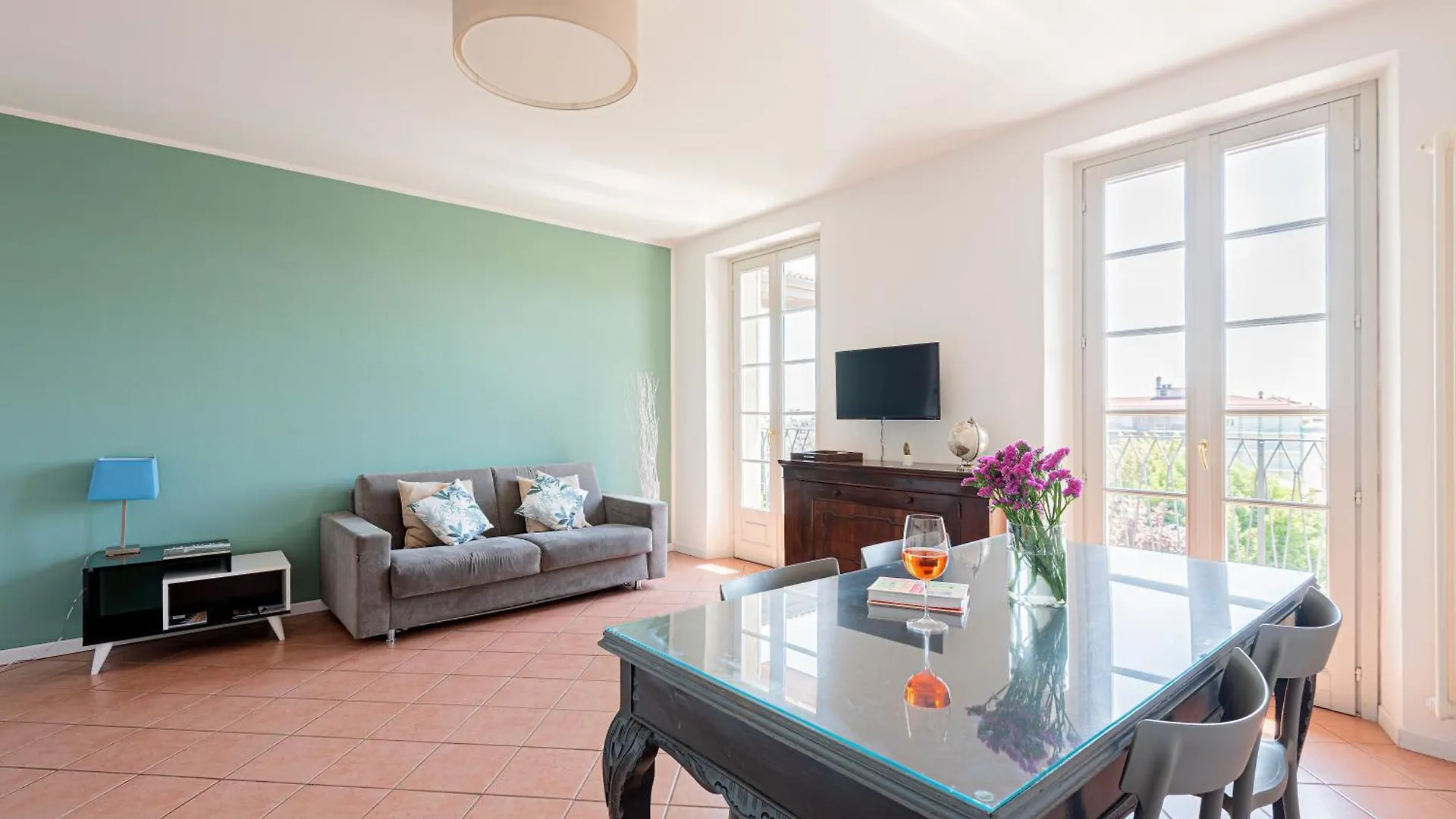 Rego Apartments - Boutique Aparthotel With Some Off-Site Apartments In A Charming Historic District Close To Upper Town Bergamo 0*,  Italy