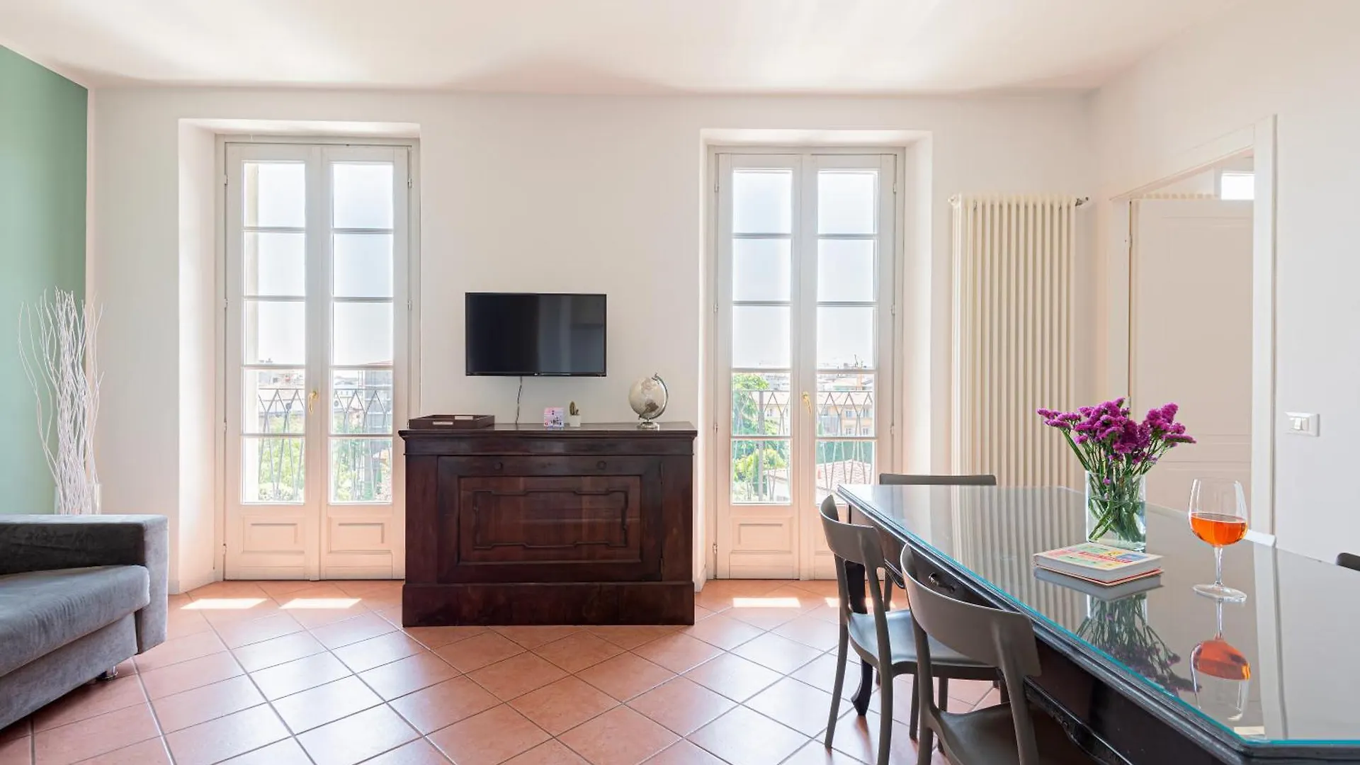 Rego Apartments - Boutique Aparthotel With Some Off-Site Apartments In A Charming Historic District Close To Upper Town Bergamo Italy
