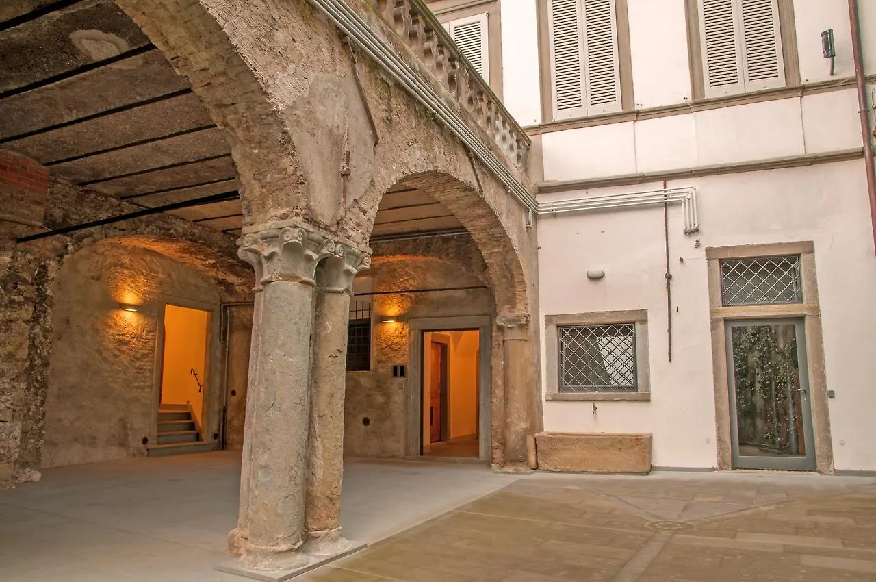 Rego Apartments - Boutique Aparthotel With Some Off-Site Apartments In A Charming Historic District Close To Upper Town Bergamo