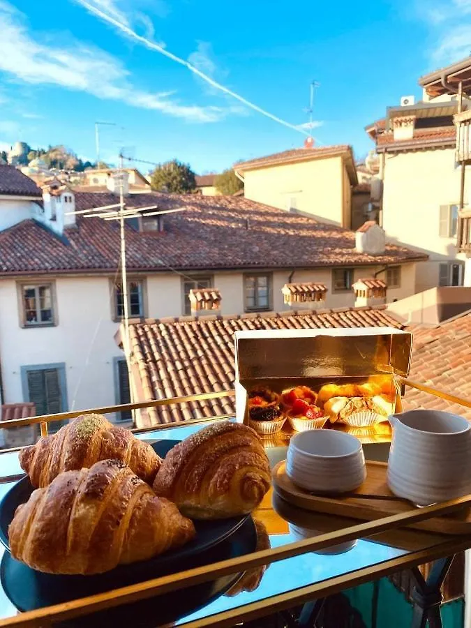Rego Apartments - Boutique Aparthotel With Some Off-Site Apartments In A Charming Historic District Close To Upper Town Bergamo Italy