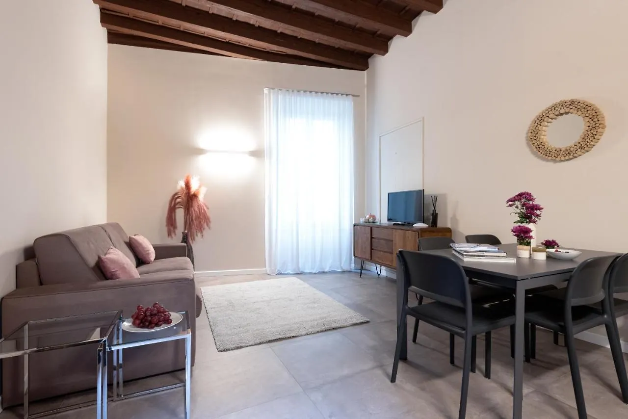 Rego Apartments - Boutique Aparthotel With Some Off-Site Apartments In A Charming Historic District Close To Upper Town Bergamo