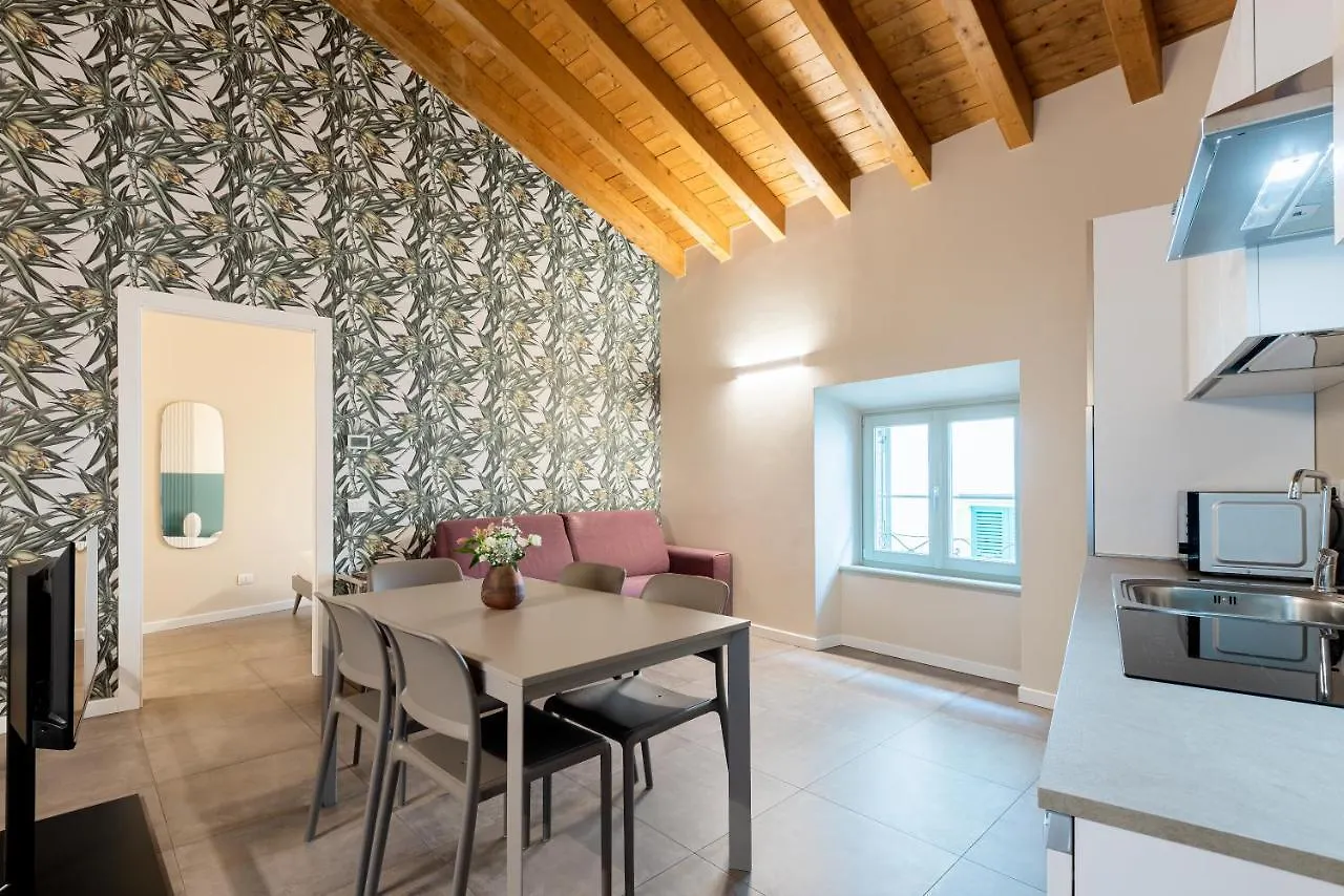 Rego Apartments - Boutique Aparthotel With Some Off-Site Apartments In A Charming Historic District Close To Upper Town Bergamo