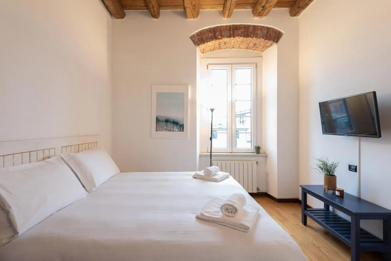 Rego Apartments - Boutique Aparthotel With Some Off-Site Apartments In A Charming Historic District Close To Upper Town Bergamo