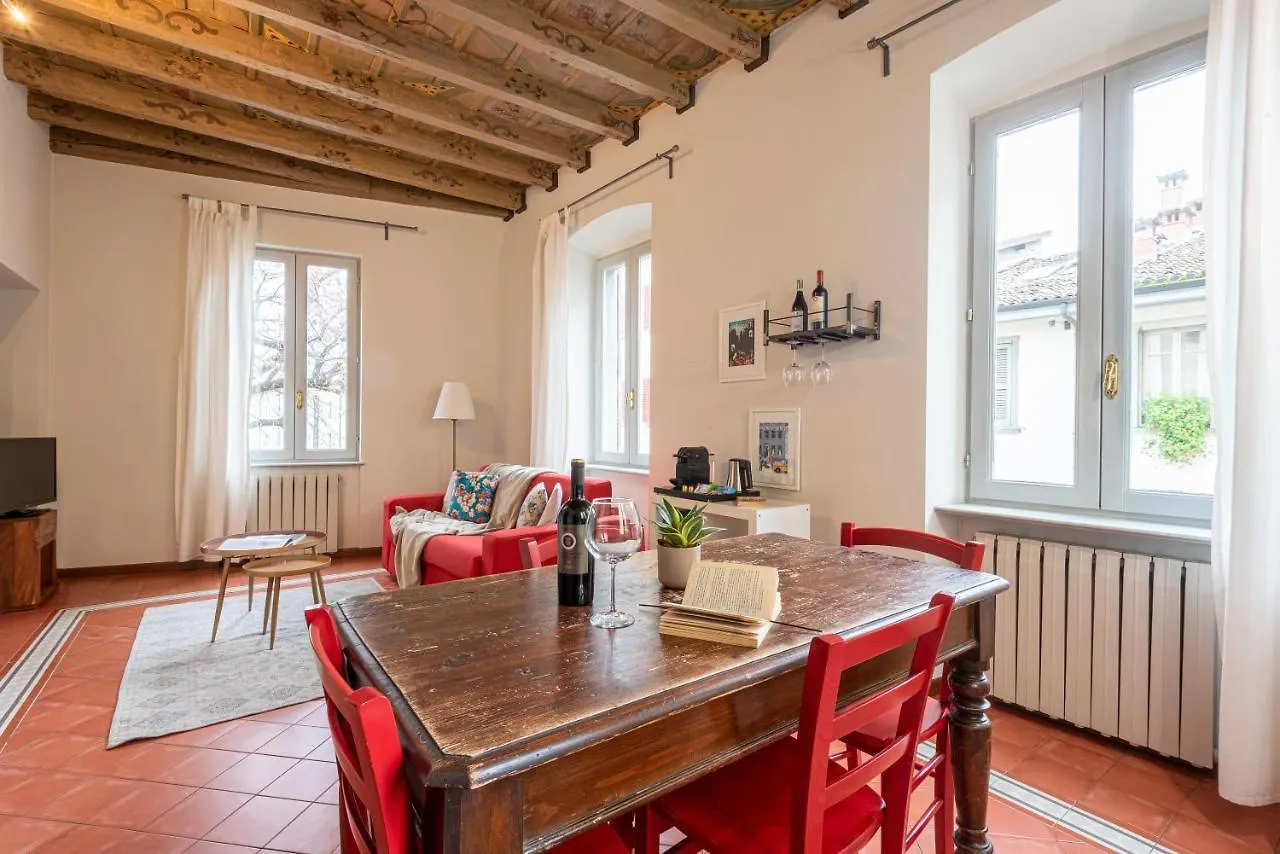 Rego Apartments - Boutique Aparthotel With Some Off-Site Apartments In A Charming Historic District Close To Upper Town Bergamo