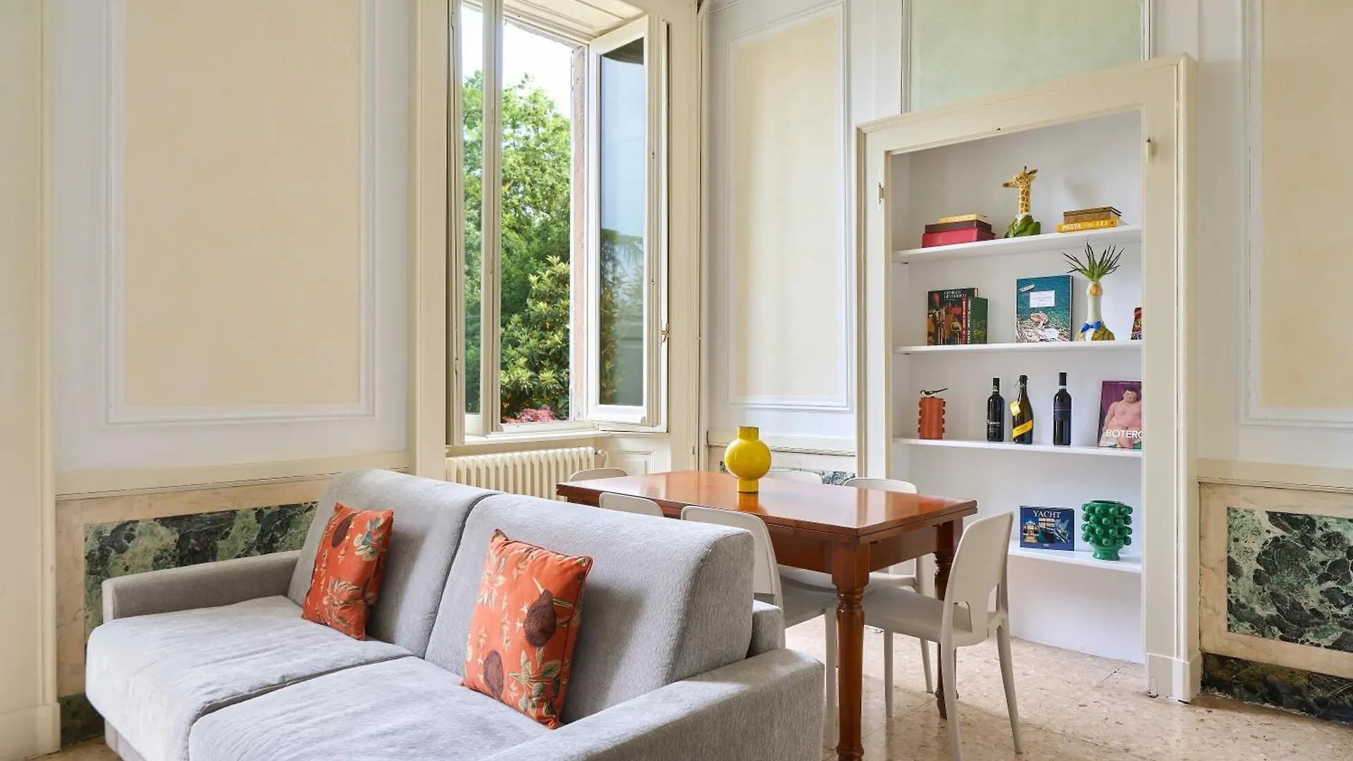 Rego Apartments - Boutique Aparthotel With Some Off-Site Apartments In A Charming Historic District Close To Upper Town Bergamo 0*,