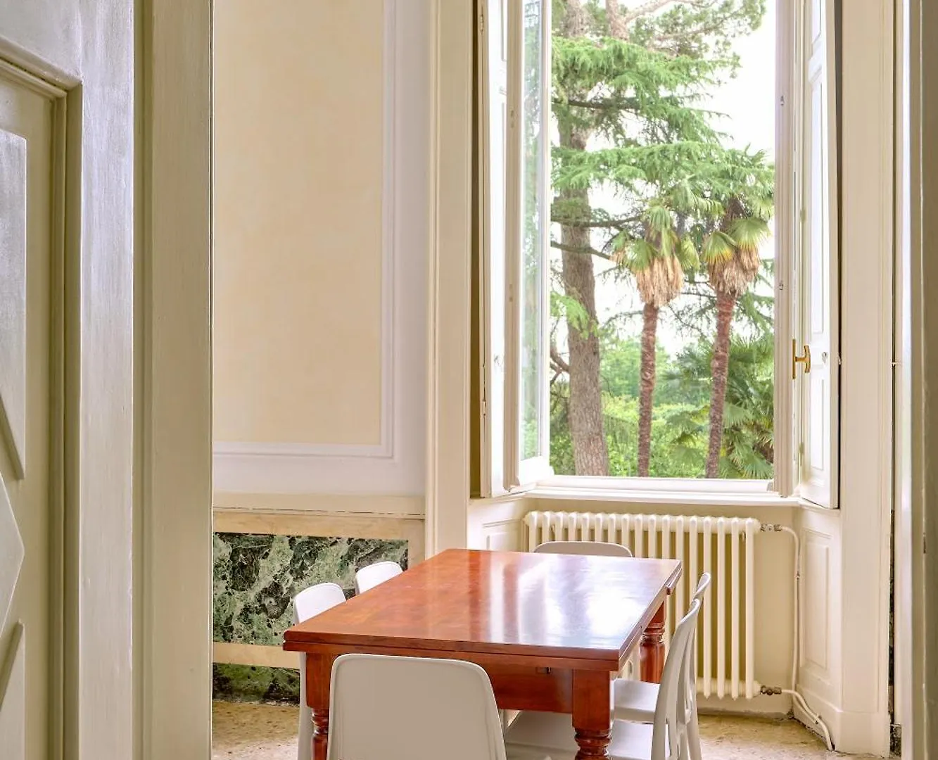 Rego Apartments - Boutique Aparthotel With Some Off-Site Apartments In A Charming Historic District Close To Upper Town Bergamo