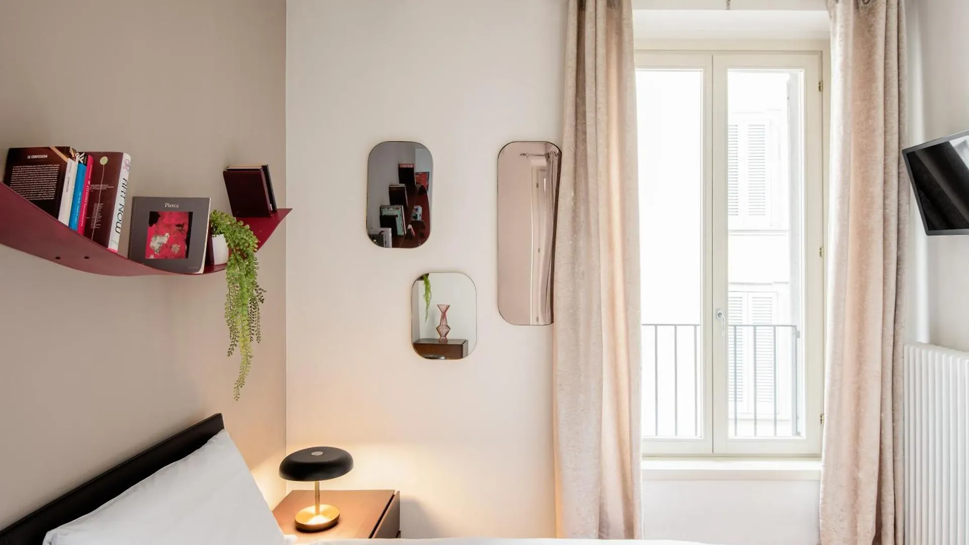Rego Apartments - Boutique Aparthotel With Some Off-Site Apartments In A Charming Historic District Close To Upper Town Bergamo Italy