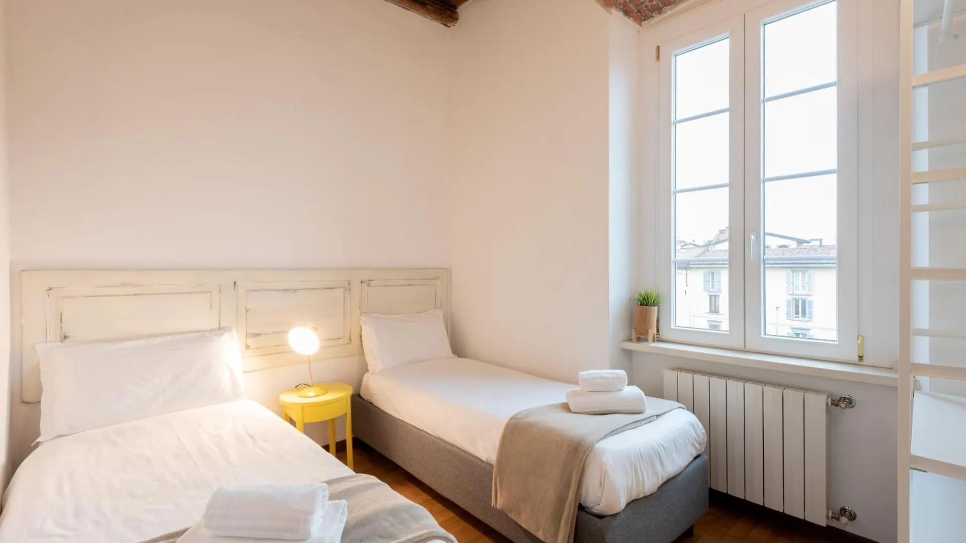 Rego Apartments - Boutique Aparthotel With Some Off-Site Apartments In A Charming Historic District Close To Upper Town Bergamo 0*,