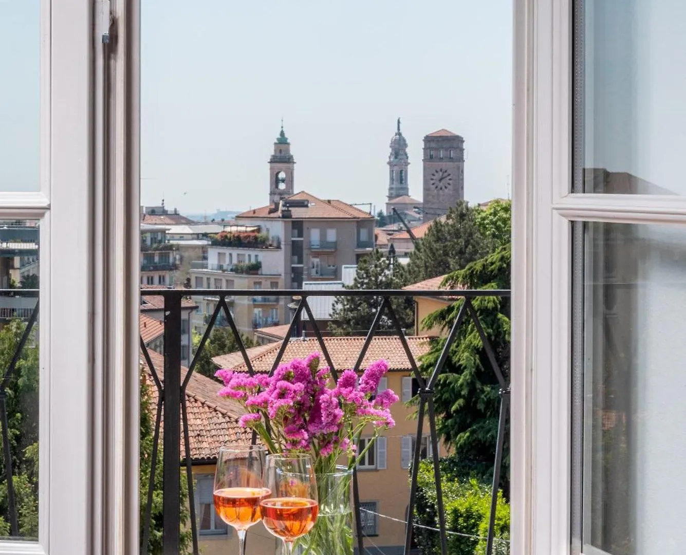 Rego Apartments - Boutique Aparthotel With Some Off-Site Apartments In A Charming Historic District Close To Upper Town Bergamo