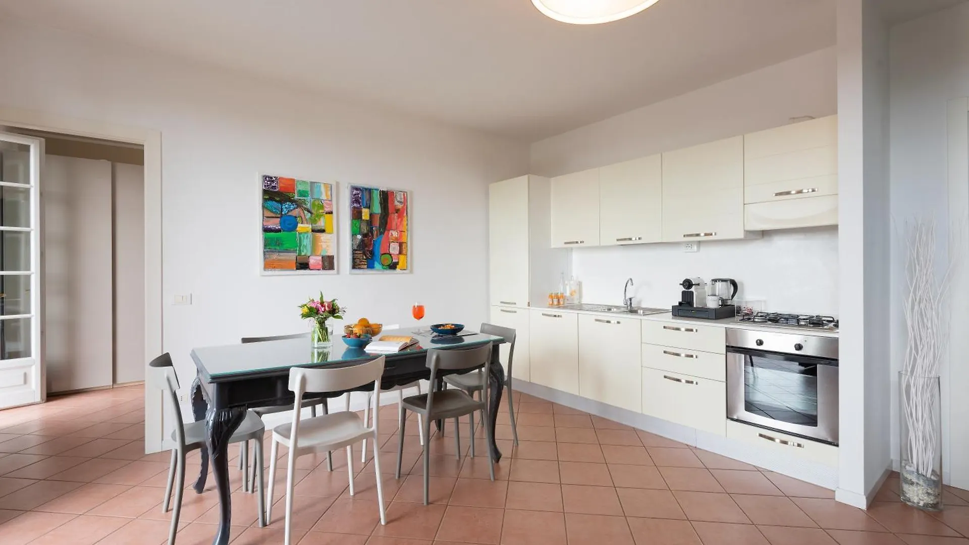 Rego Apartments - Boutique Aparthotel With Some Off-Site Apartments In A Charming Historic District Close To Upper Town Bergamo Italy