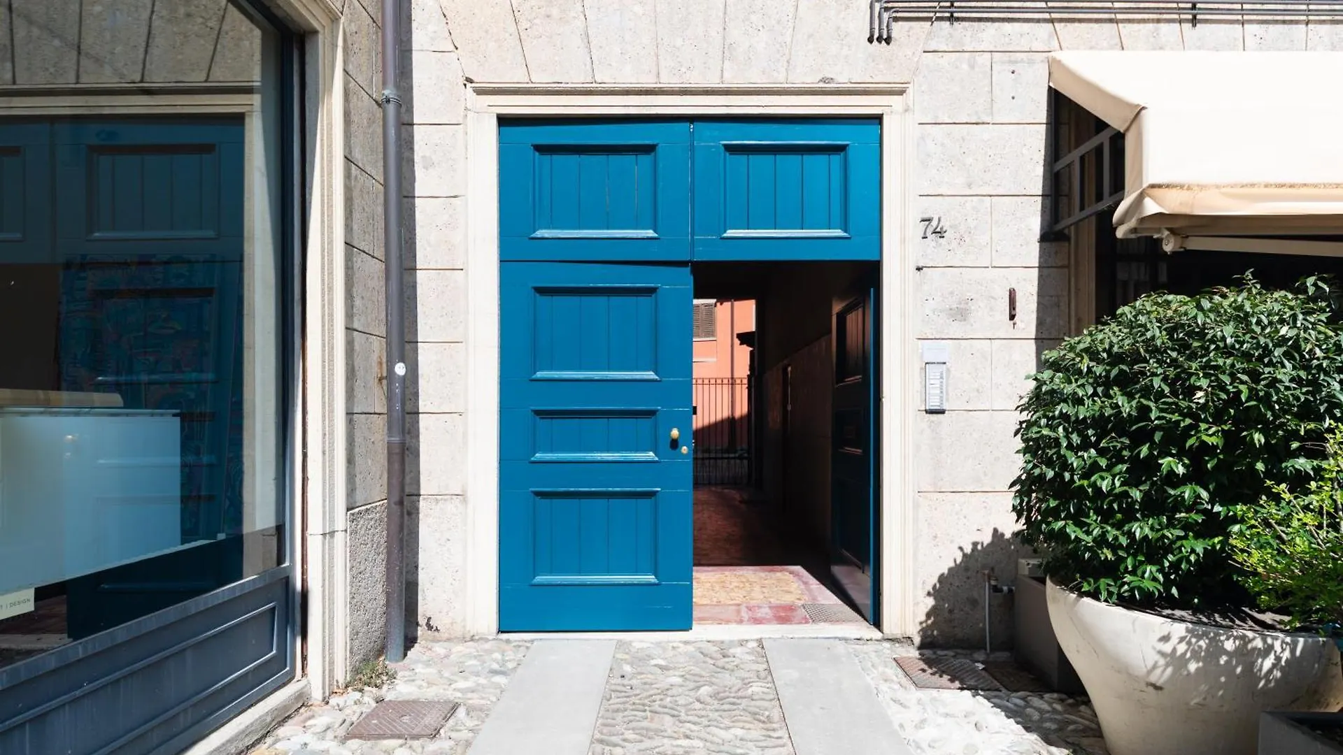 Rego Apartments - Boutique Aparthotel With Some Off-Site Apartments In A Charming Historic District Close To Upper Town Bergamo Italia