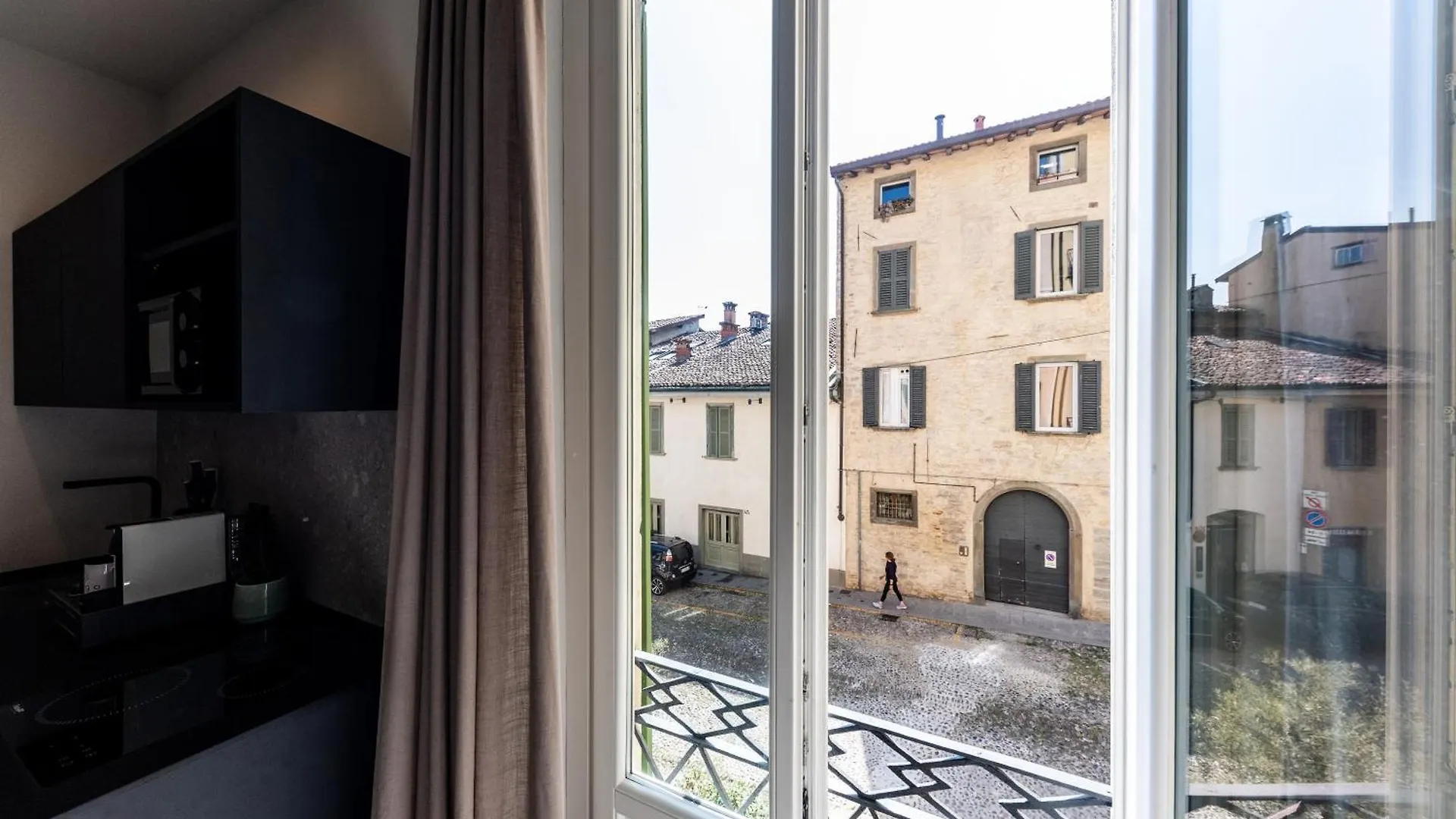 Rego Apartments - Boutique Aparthotel With Some Off-Site Apartments In A Charming Historic District Close To Upper Town Bergamo